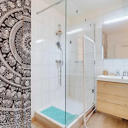 Charming Apt With Balcon - 불로니으 빌렁꾸흐